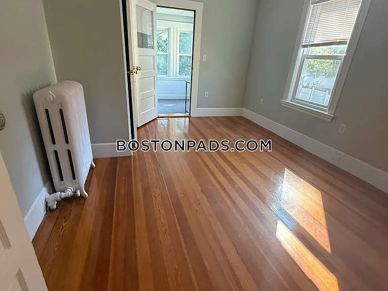132 George St #2 — Photo 3