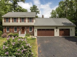 16 Deerfield Dr, Auburn, ME 04210