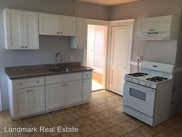 2nd image of 31 Salem St APT 3