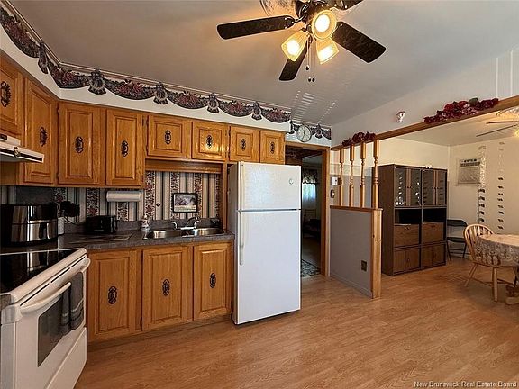 3rd image of 64 Rossignol Rd