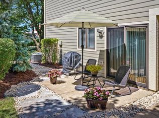 707 Caliente Ct, Libertyville, IL 60048