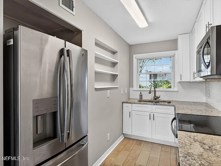 83 Comares Ave #4B — Photo 11