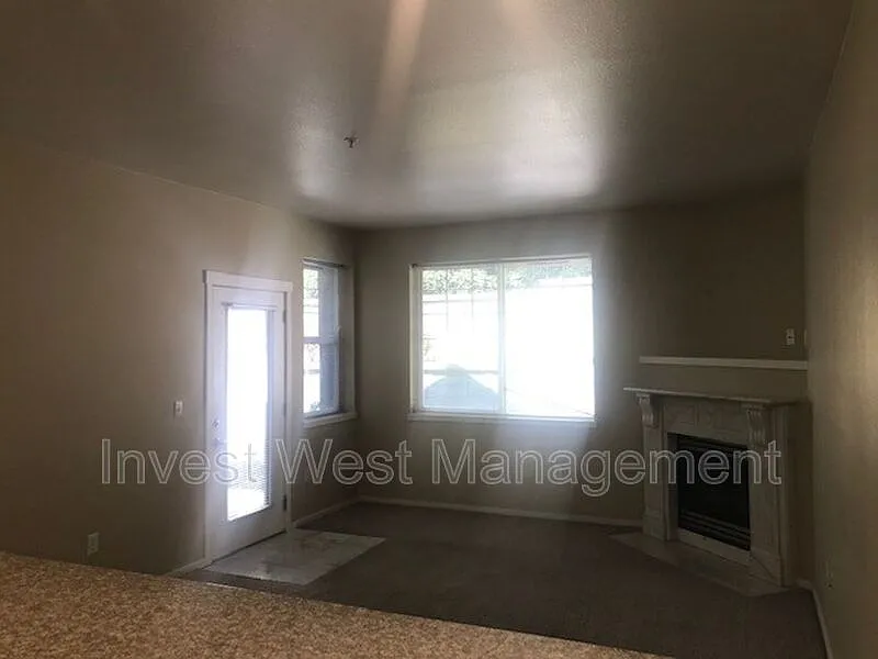 Ellsworth on the Park Condominiums — Photo 3