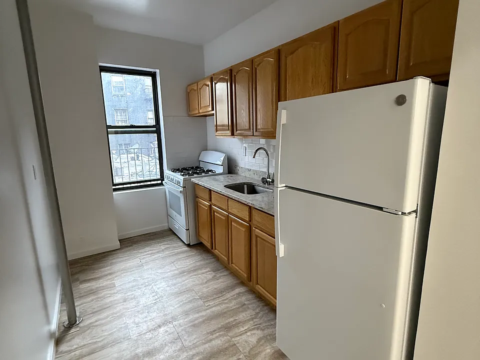 2870 Valentine Ave #3