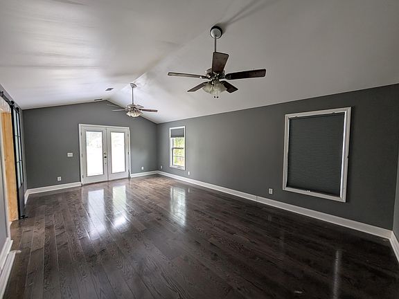 2nd image of 33 Elliott Ct