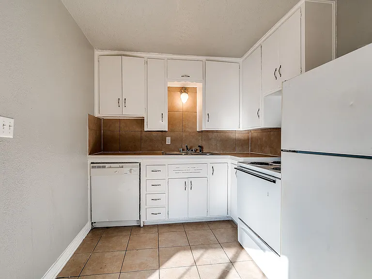 The Vintage Apartments — Photo 11