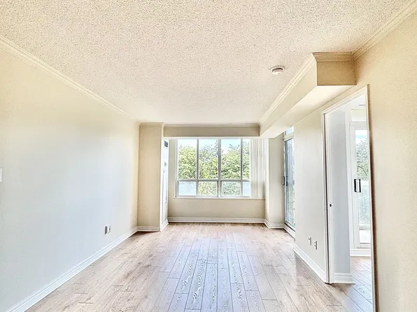 28 Empress Ave #511, Toronto, ON M2N 6Z7