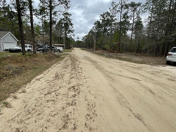 3rd image of 555 Oak Wood Dr