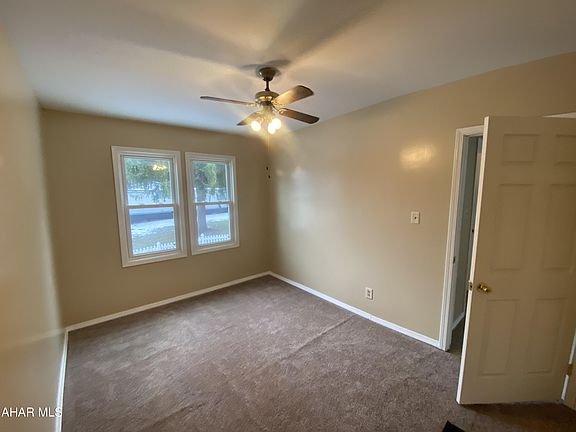 5th image of 328 Penny Ln