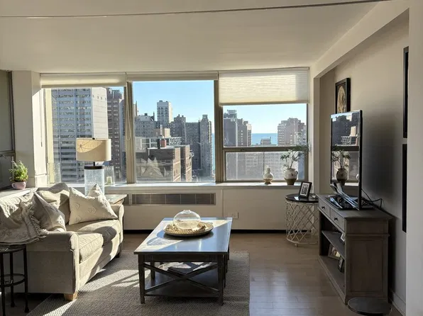1360 N Sandburg Ter APT 2002C, Chicago, IL 60610