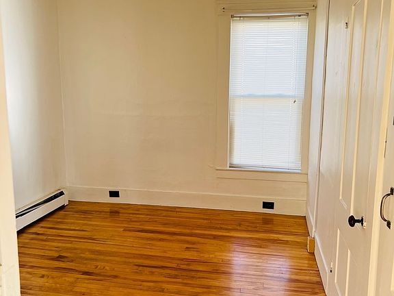 4th image of 145 Hanover St #1