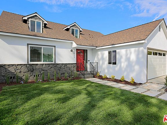 2nd image of 10933 Lindblade St