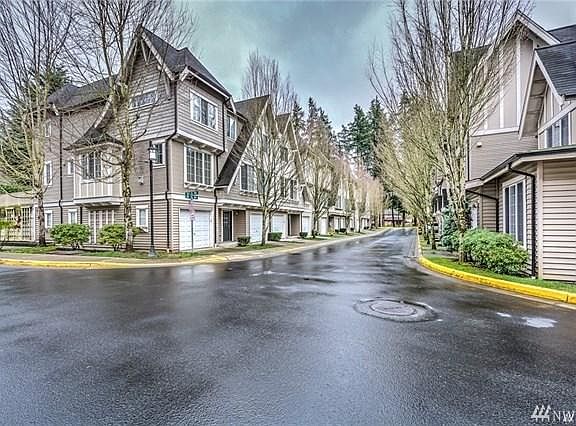 2nd image of 18242 NE 96th Way Unit 103