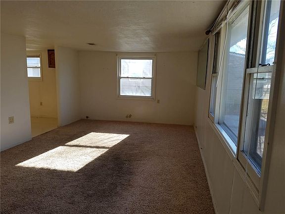 2nd image of 817 Eastwich Dr
