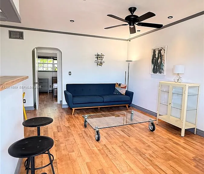 8600 Byron Ave #8 — Photo 28