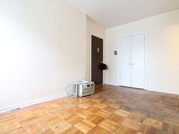 4th image of 43-40 40th St #1A