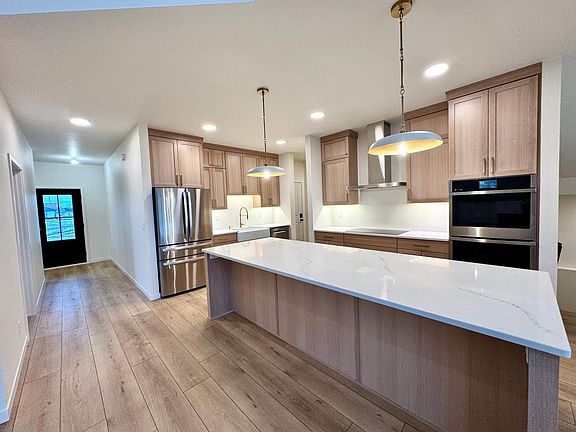 3rd image of 1097 Hickory Ln
