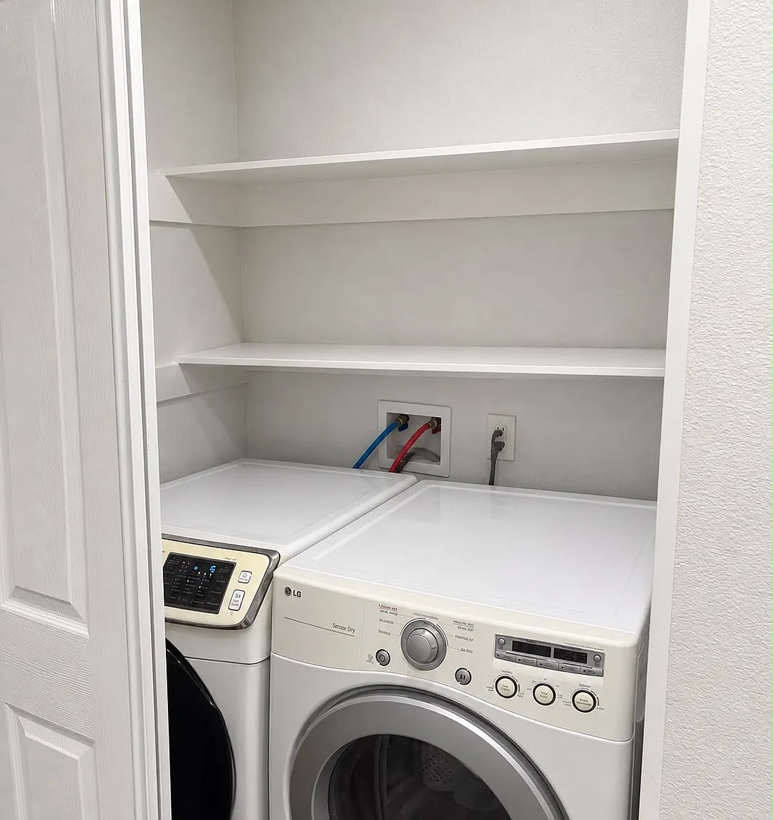 3 bed, 1300 sqft, $3,500 — Photo 2