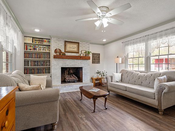 3rd image of 4313-4315 Mitchell Mill Rd