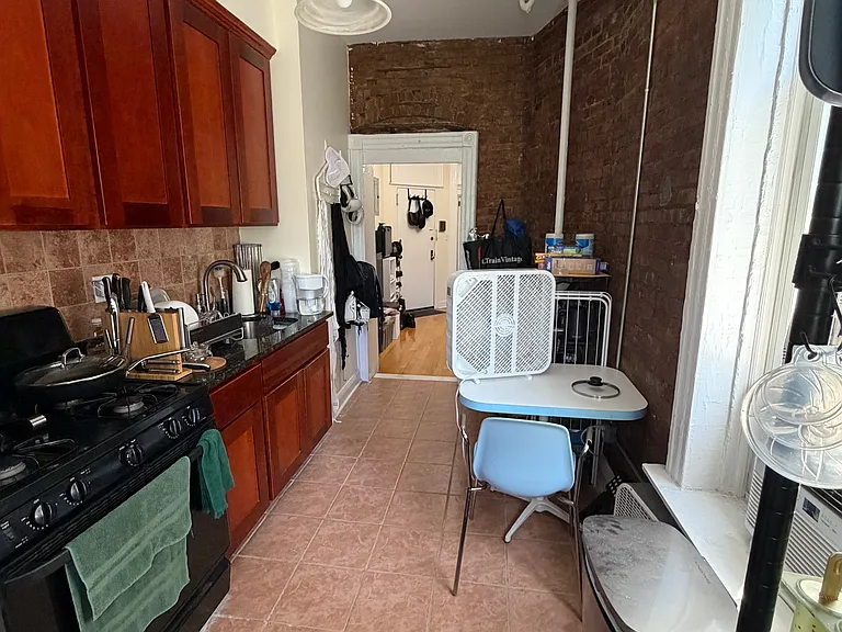 194 Court St #7 — Photo 8