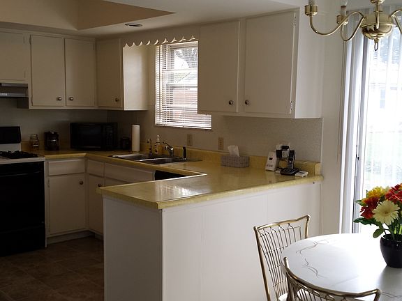 5th image of 578 Crestview Ln