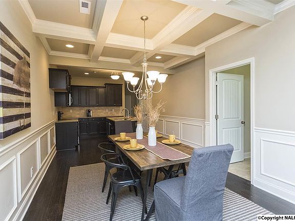5th image of 7027 Camrose Ln