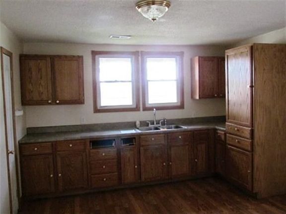 4th image of 2300 Pardon Ave