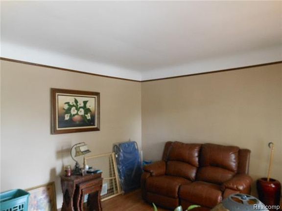 3rd image of 509 E Sunnybrook Dr