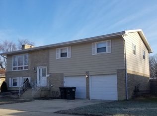 18313 Locust St, Lansing, IL 60438