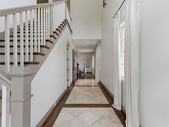 4th image of 114A Lasalle Ct