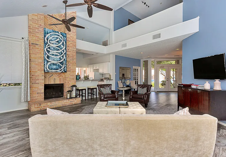 8801 Rodeo Dr — Photo 2