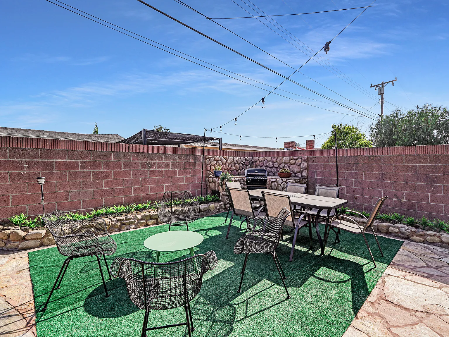 4 bed, 1515 sqft, $8,500 — Photo 2