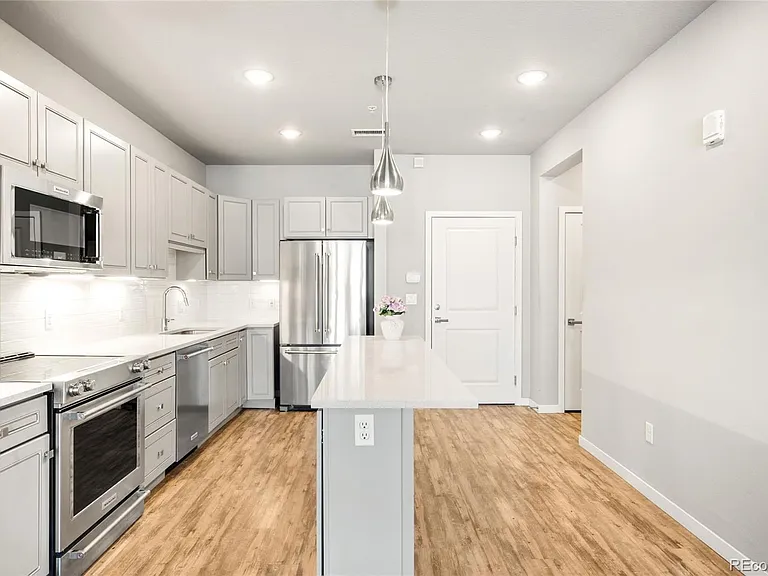 155 S Monaco Street Pkwy #105 — Photo 5