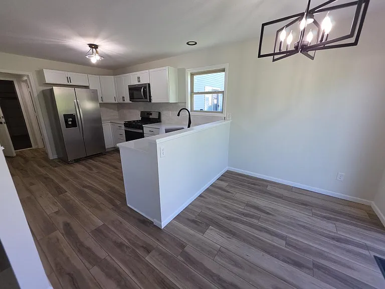 1813 Rambling Rose Ln — Photo 5