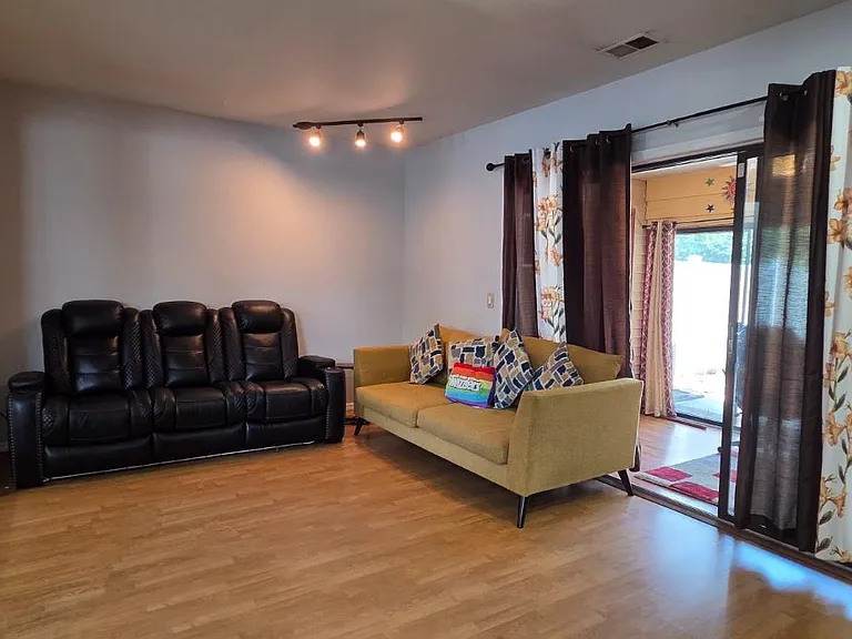 5 Stanley Ave — Photo 8
