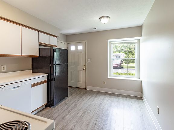 4th image of 212 Rosemarie Dr Unit 5