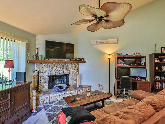 5th image of 230 Orange Grove Dr #B