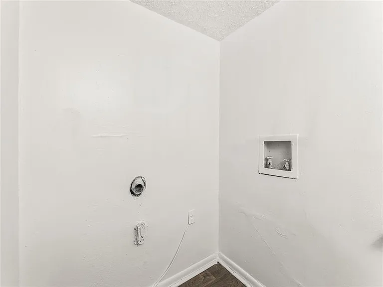 Pinewood Townhomes — Photo 10