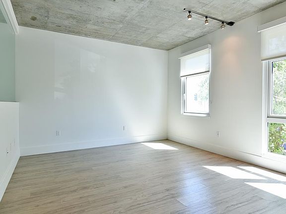 4th image of 2121 3rd St #503