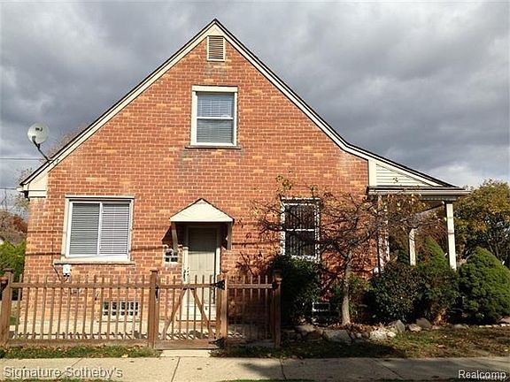3rd image of 1666 Hollywood St