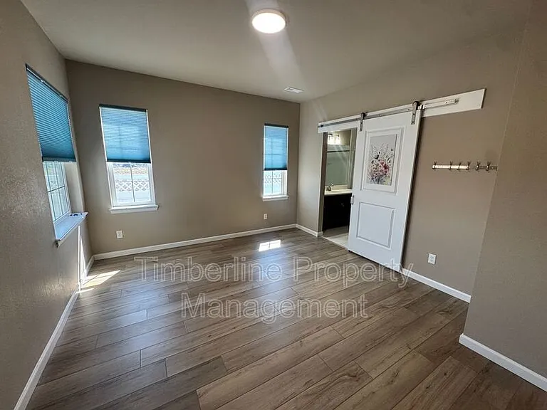 5211 Mountain Vista Hts — Photo 10