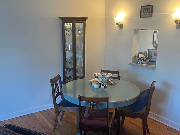 5th image of 101 Long Branch Cir
