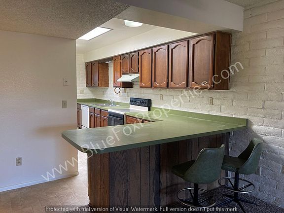5th image of 817 N Camino Seco