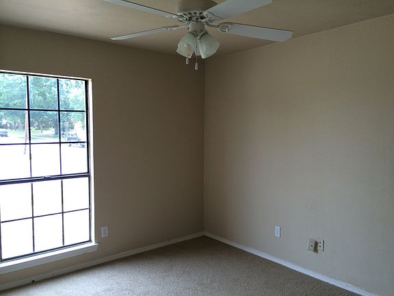 5th image of 7402 Catamaran Dr