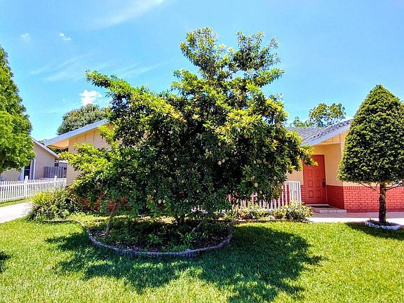 3rd image of 121 Raven Ct