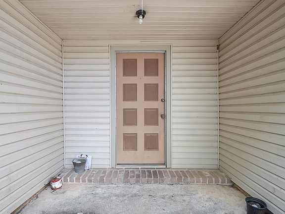 2nd image of 1334 Fieldstone Dr