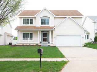 9040 Telford Cir, Johnston, IA 50131