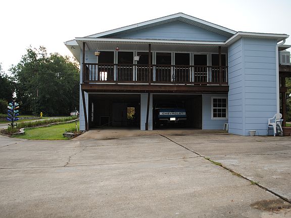 3rd image of 905 Buena Vista St
