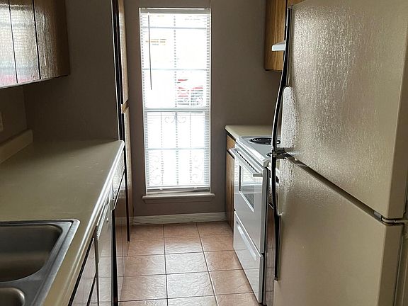 5th image of 1224 Vista De Oro Dr APT D