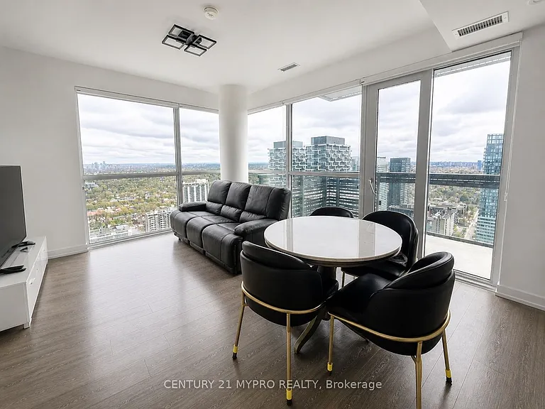 39 Roehampton Ave #3409 — Photo 8